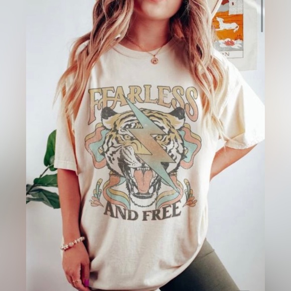 Tops - Oversized Graphic Tee - New